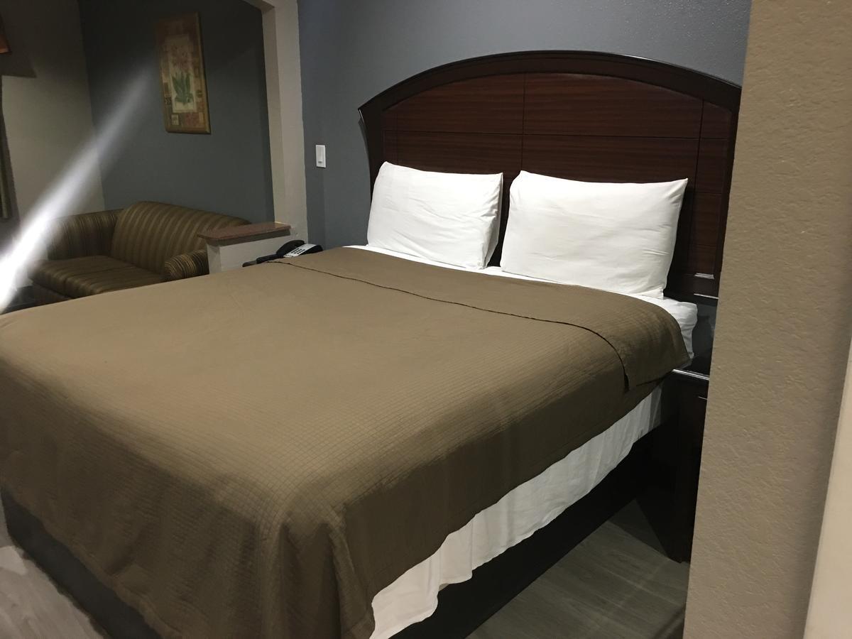 Regency Suites Iah Beltway 8 Houston Eksteriør billede