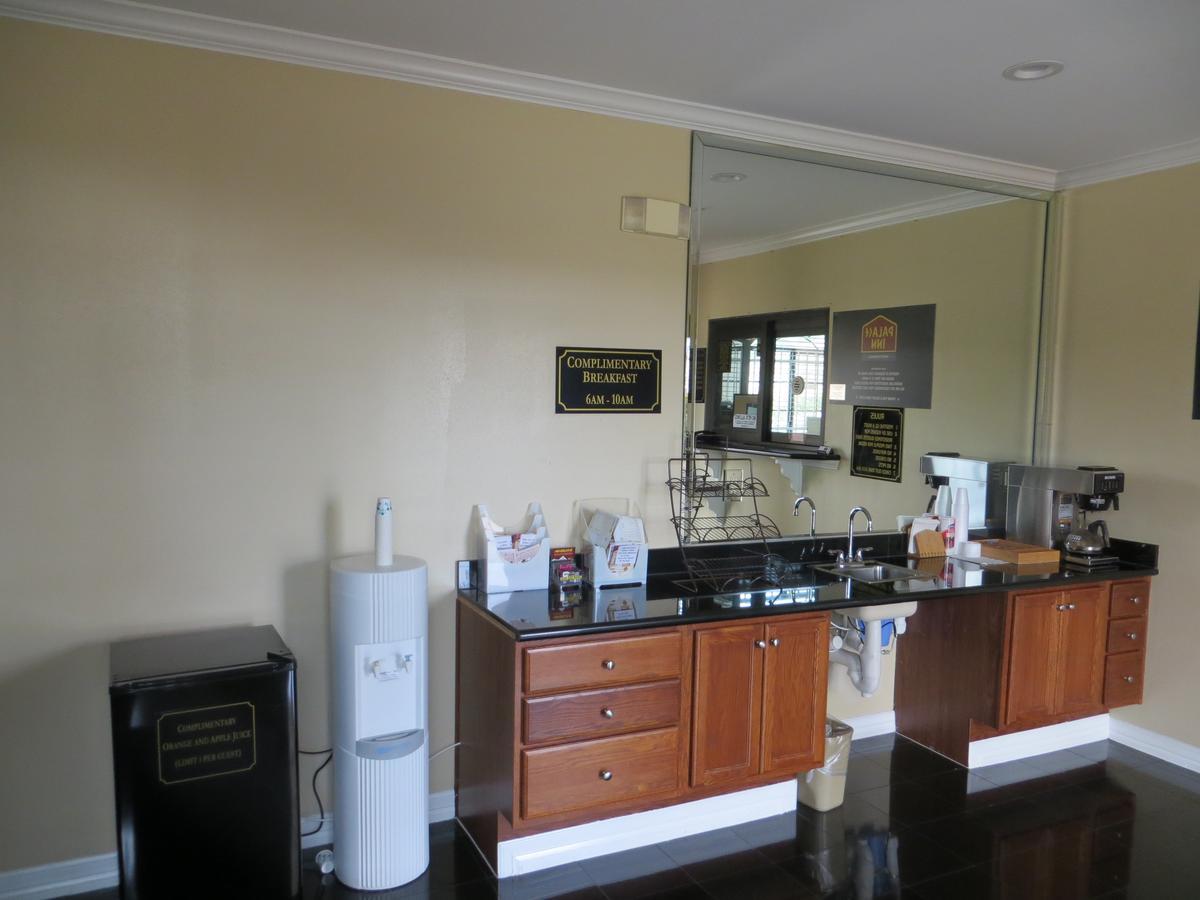Regency Suites Iah Beltway 8 Houston Eksteriør billede